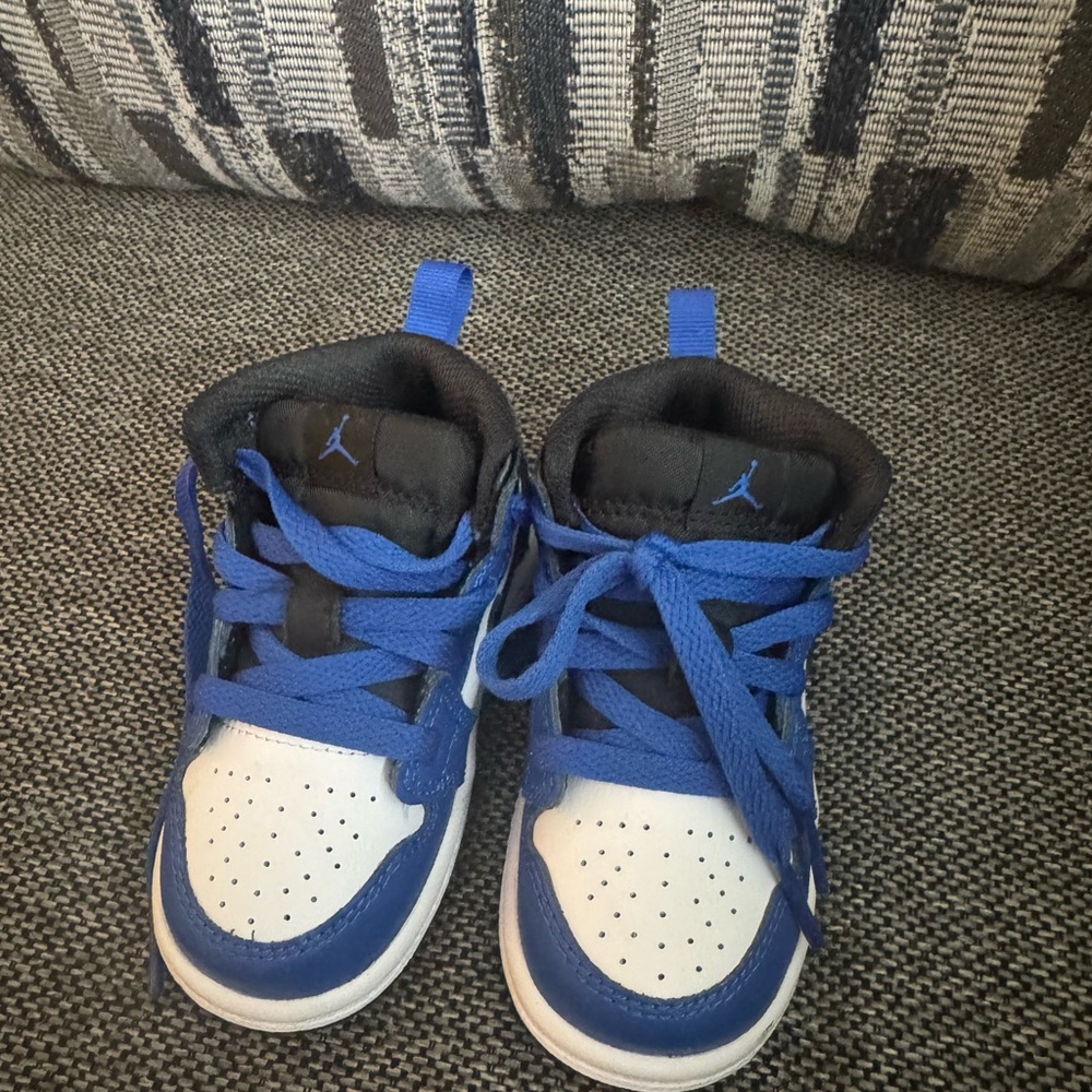 Jordan AJ 1 Mid (toddler)